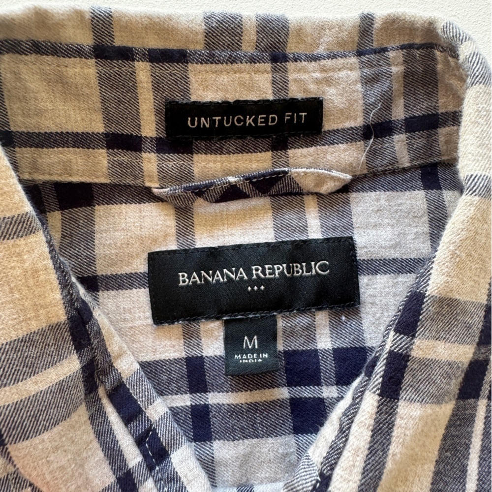 Banana Republic - Men's Plaid Button Down Shirt in Blue and Cream - Picture 4 of 5